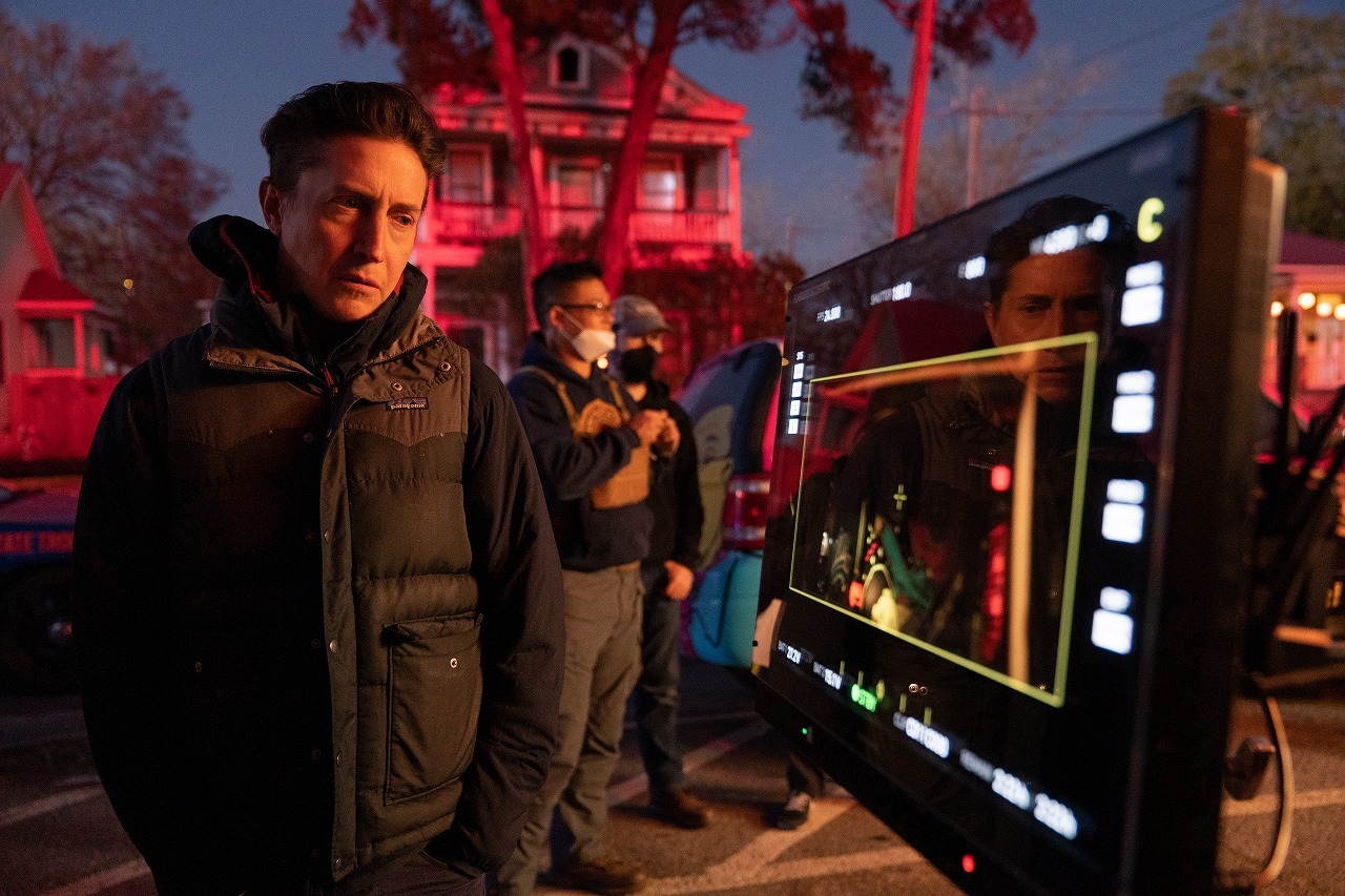 「ハロウィン THE END」メイキング写真より、監督のデヴィッド・ゴードン・グリーン。