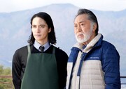 左から戸塚祥太、北大路欣也。