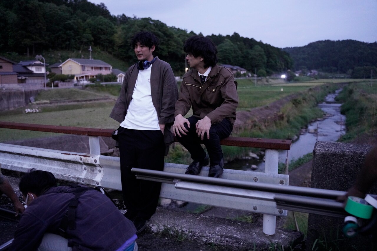 「ヴィレッジ」メイキング写真到着、横浜流星や黒木華が撮影振り返る