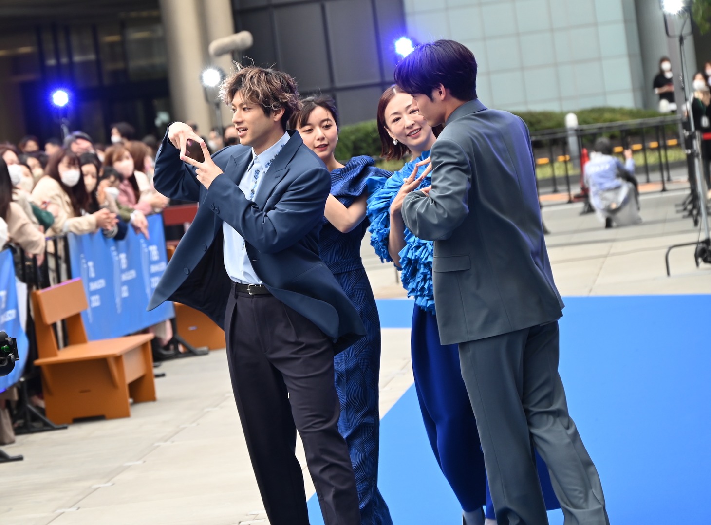 「ペンディングトレイン―8時23分、明日 君と」ブルーカーペットの様子。