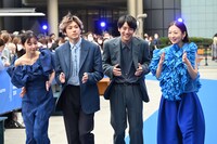 左から上白石萌歌、山田裕貴、赤楚衛二、松雪泰子。