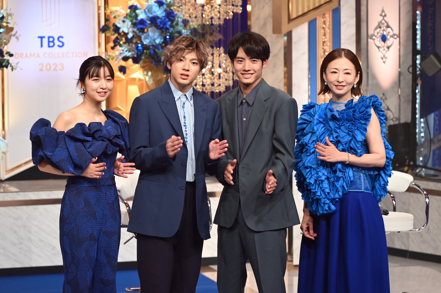 左から上白石萌歌、山田裕貴、赤楚衛二、松雪泰子。