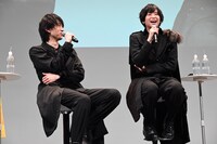 左から和田雅成、荒牧慶彦。