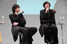 左から和田雅成、荒牧慶彦。