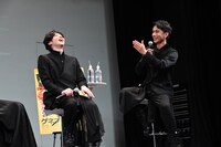 左から染谷俊之、黒羽麻璃央。