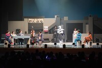 「暴太郎戦隊ドンブラザーズ ファイナルライブ」より、喫茶どんぶらの場面。