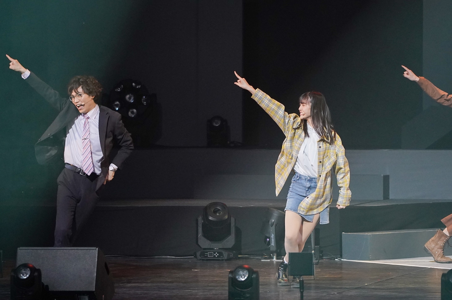 左から雉野つよし、鬼頭はるか。