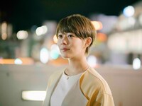 「怪物」より、高畑充希演じる広奈。