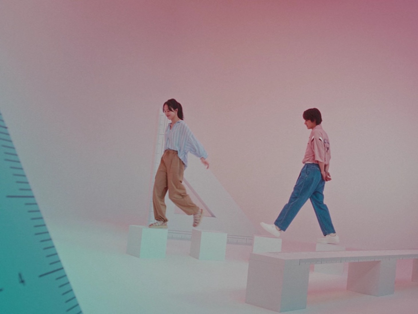 niko and ... 2023春夏 BRAND MOVIE「ワンダーフォーゲル / asmi」場面写真