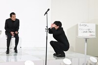 左から吉田鋼太郎、田中圭。