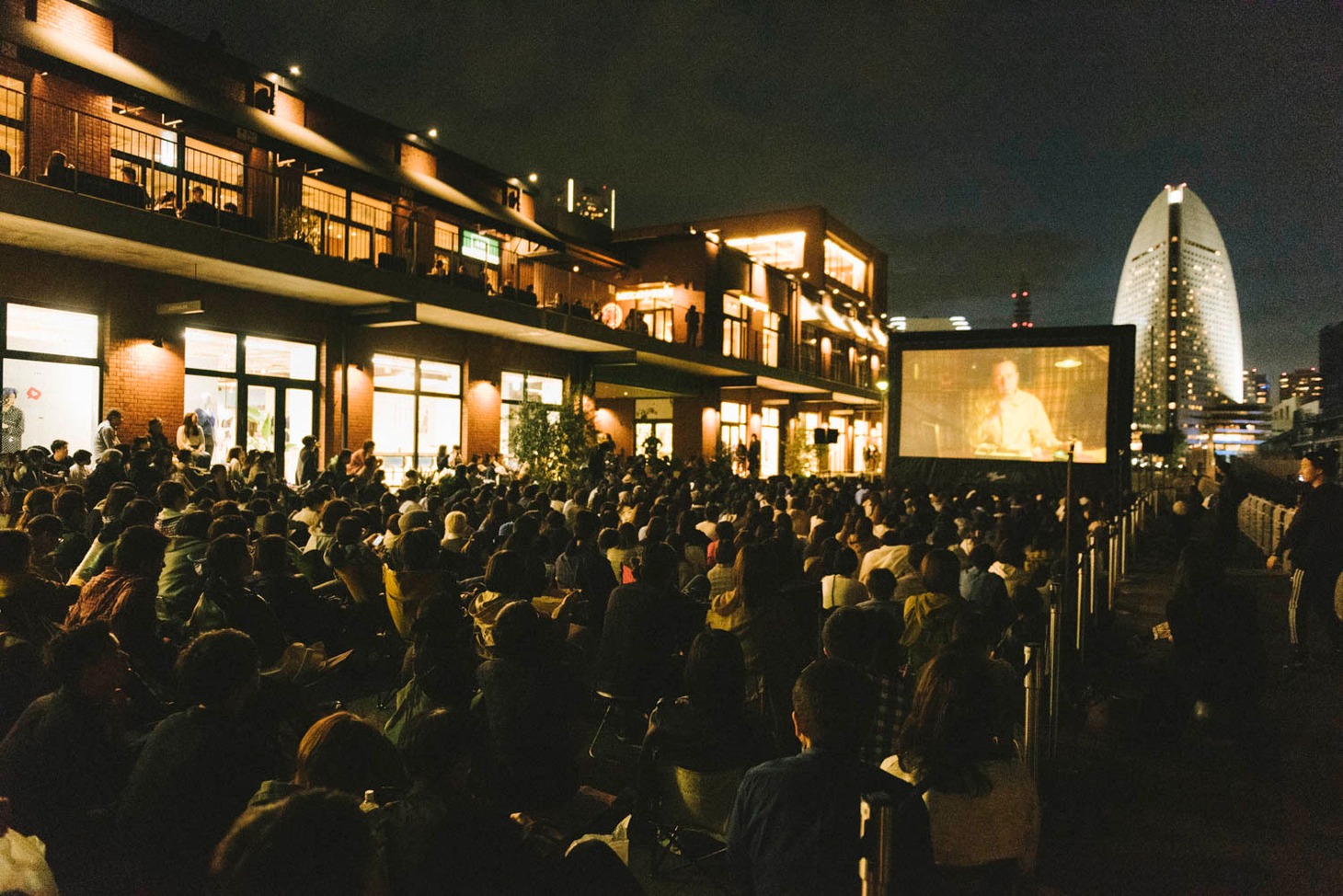 過去の「THEATER MARINE & WALK」の様子。