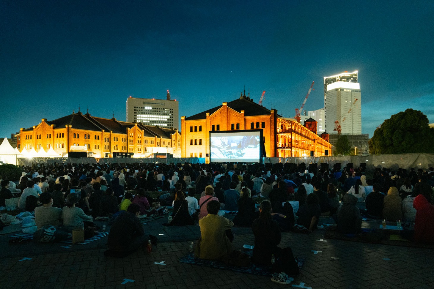 過去の「THEATER RED BRICK」の様子。