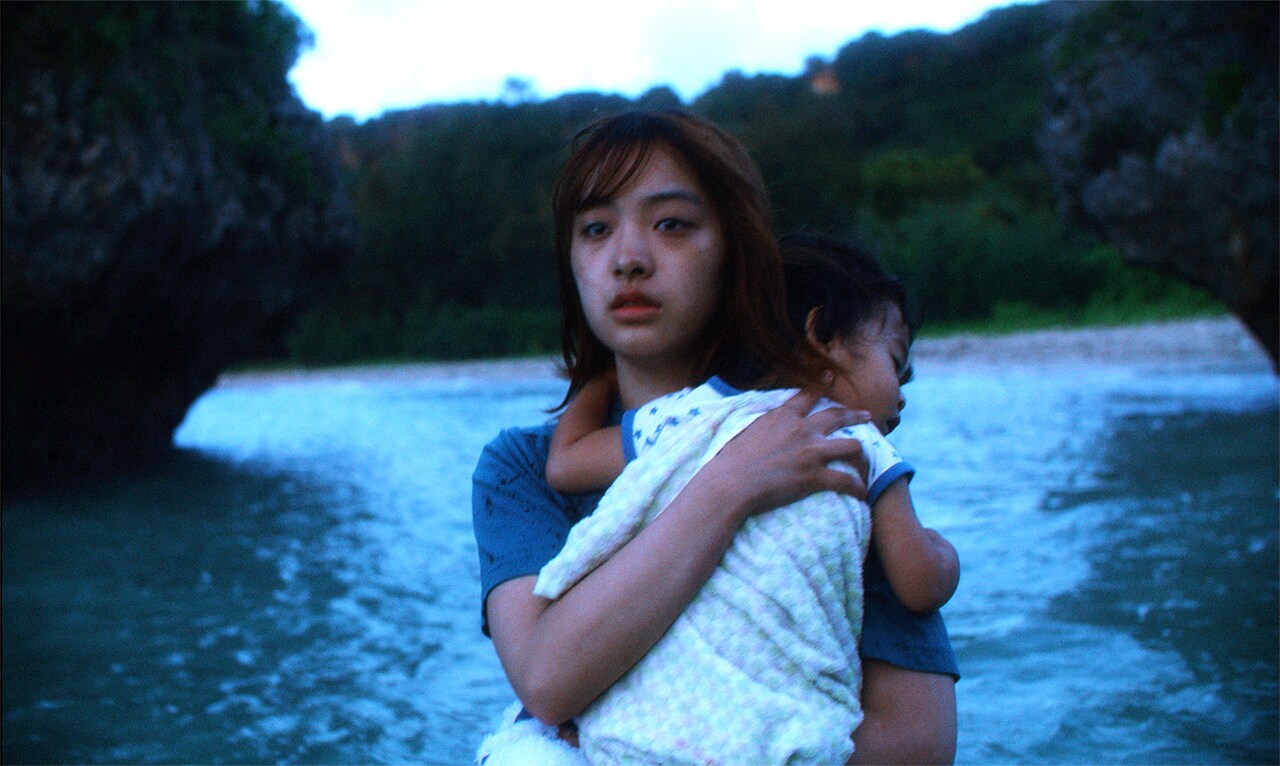 工藤将亮監督・花瀬琴音主演「遠いところ」全国で公開、沖縄に暮らす17歳の物語