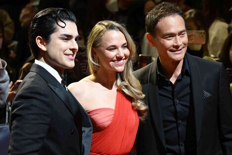 左からディエゴ・ティノコ、マディソン・アイズマン、マーク・ダカスコス。