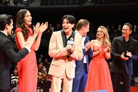 笑い合う登壇者たち。