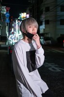 隼斗役の綱啓永。