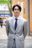 岩崎役の稲葉友。