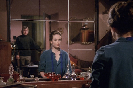 「雨にぬれた舗道」場面写真