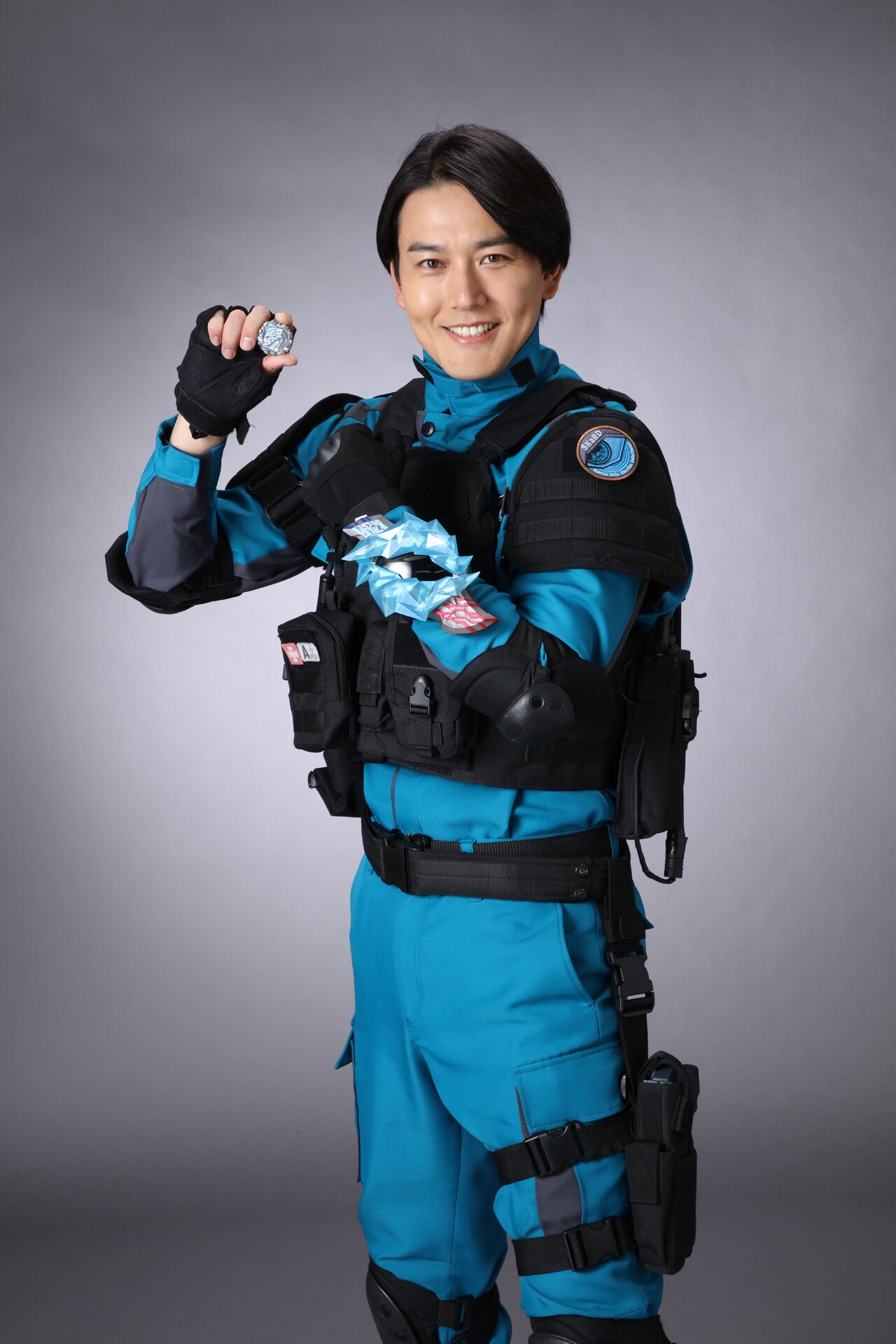 ツブコン ウルトラマンブレーザー 蕨野友也 デザイン Tシャツ Lサイズ ツブコン ウルトラマンブレーザー 蕨野友也 デザイン Tシャツ L
