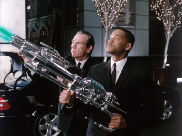 「メン・イン・ブラック2」場面写真 (c)2002 COLUMBIA PICTURES INDUSTORIES, INC. ALL RIGHTS RESERVED.