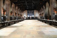 ホグワーツ魔法魔術学校大広間の様子。