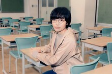 早川麻衣役の森田望智。 (c)フジテレビ