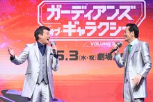 左から加藤浩次、遠藤憲一。