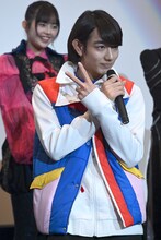 「2役やってます」とアピールする駒木根葵汰。