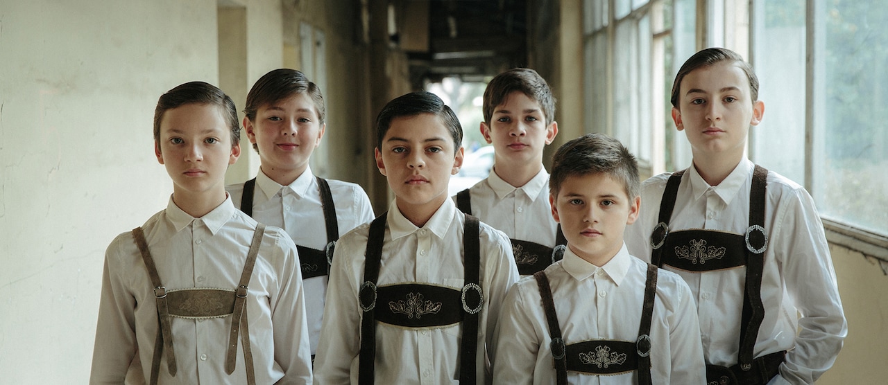 ナチス残党がチリに作った拷問施設を描く「コロニアの子供たち」公開