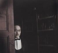 「太陽」より、佐野史郎演じる侍従長。