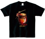 「プー あくまのくまさん」ムビチケ特典のTシャツ（イメージ）。