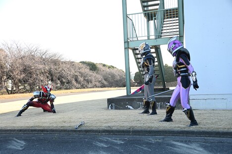 「暴太郎戦隊ドンブラザーズ」場面写真