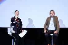 左から市川実日子、庵野秀明。