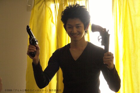 「アヒルと鴨のコインロッカー」場面写真