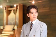 ドラマ「王様に捧ぐ薬指」より、北村匠海演じる桜庭新。