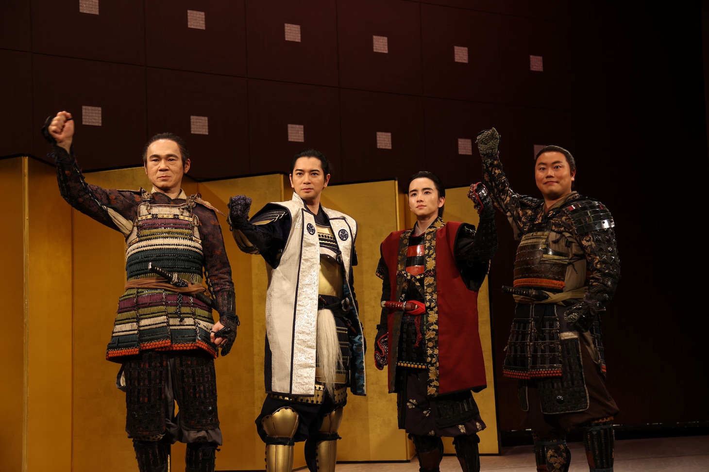 左から甲本雅裕、松本潤、板垣李光人、岡部大。