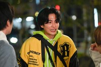 志尊淳演じる座山道男。