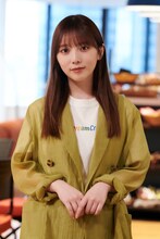 与田祐希演じる小向璃子。