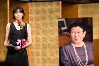 左から長澤まさみ、橋田壽賀子の写真。