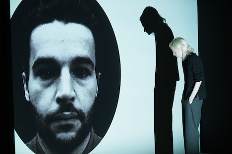 「ポゼッサー」場面写真 (c) 2019, RHOMBUS POSSESSOR INC, / ROOK FILMS POSSESSOR LTD. All Rights Reserved.（配給：キングレコード）