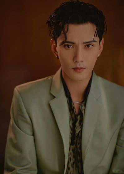 冷徹な検校史・梁翊を演じたシュー・ジェンシー。