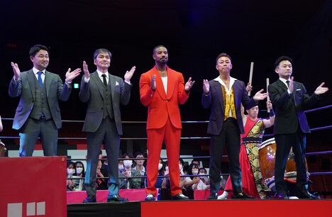 イベントの最後に行われた一丁締めの様子。