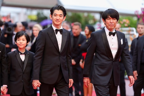 左から柊木陽太、永山瑛太、坂元裕二。