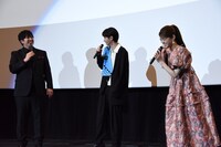 左からジャンボたかお、豊田裕大、松村沙友理。