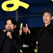 岡田准一と綾野剛、俳優としても“最後まで行く” 「夢を追いかけながら面白い作品を」