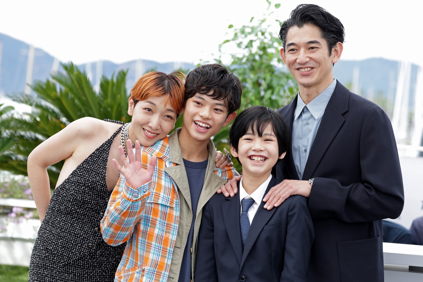 左から安藤サクラ、黒川想矢、柊木陽太、永山瑛太。