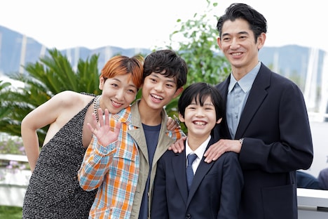 左から安藤サクラ、黒川想矢、柊木陽太、永山瑛太。