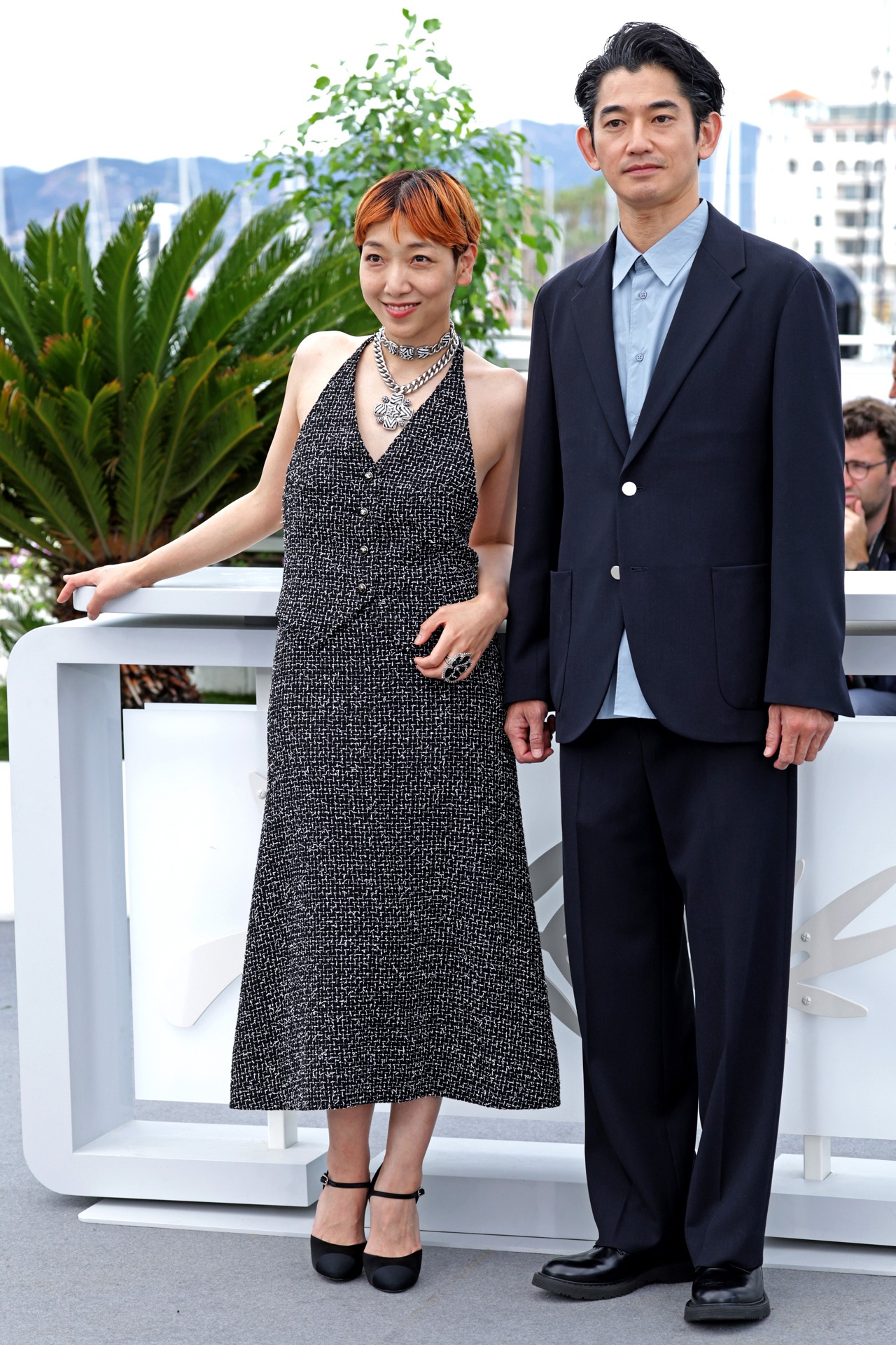 左から安藤サクラ、永山瑛太。