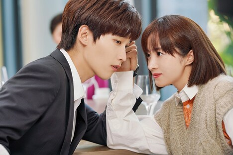 左からシン・ジャオリン演じるジー・チェン、フー・ビンチン演じるジョウ・ティエン。