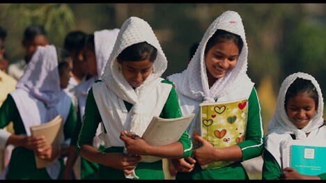 「世界のはしっこ、ちいさな教室」場面写真